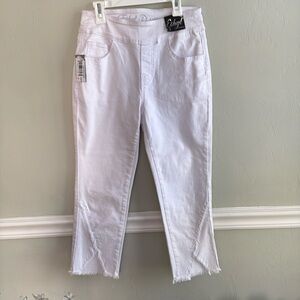 White Fray Hem Capri. Brand New